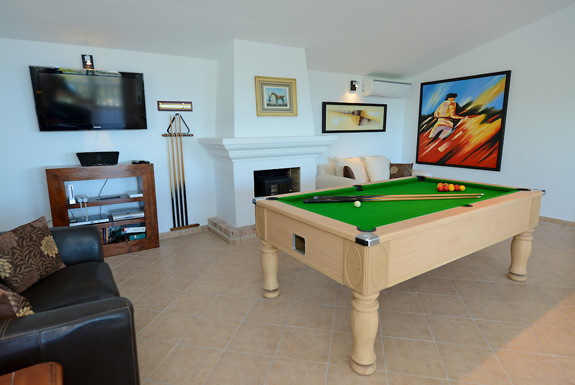 Casa Adelate Games room