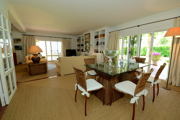 Dining room at La Calma Estepona villa for rent