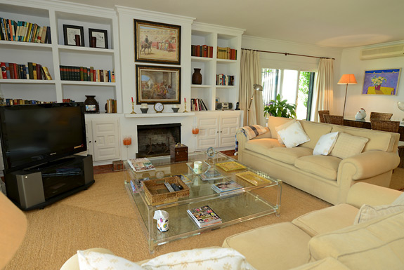 Quality furnishings at La Calma Estepona holiday villa for rent